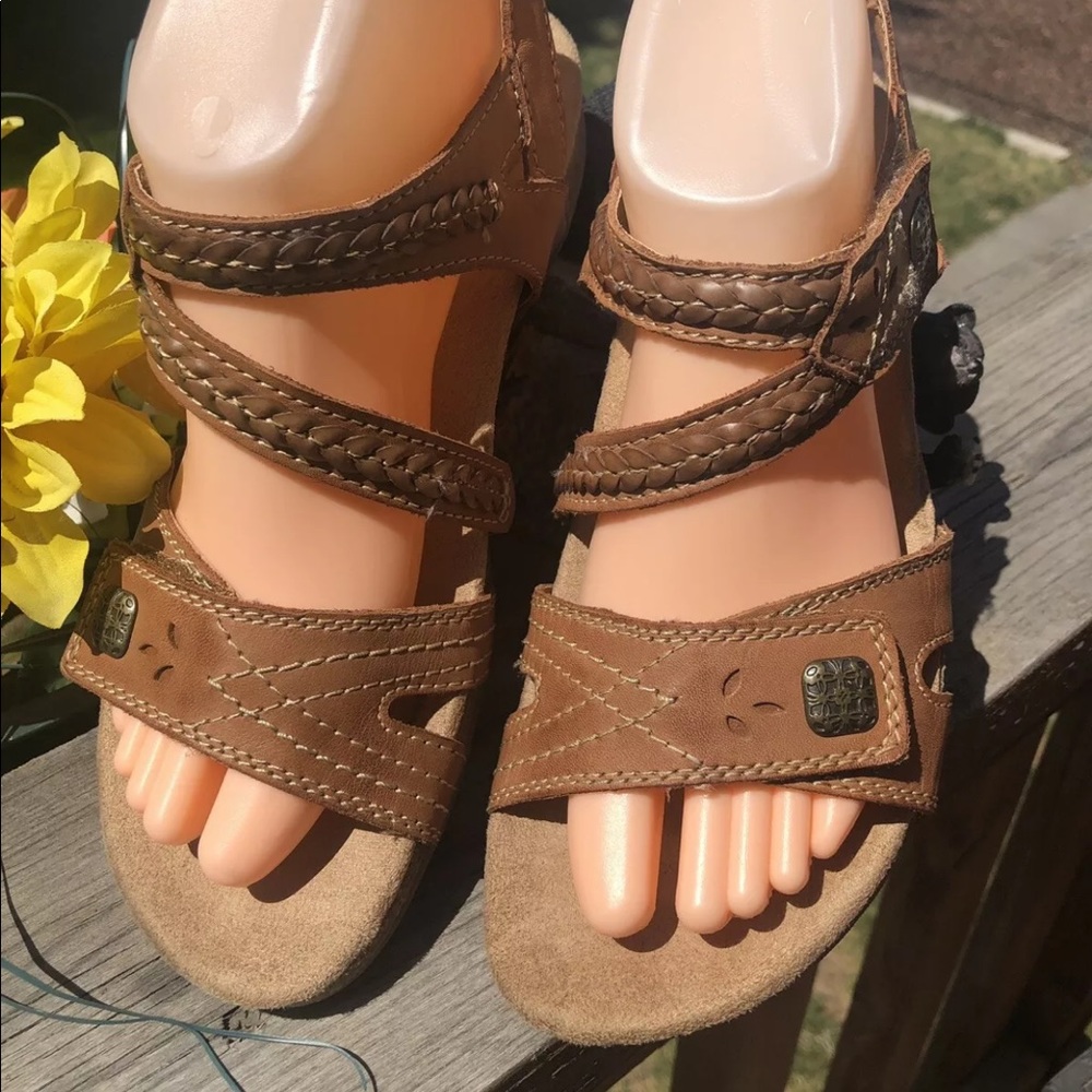 Women’s Earth Origins Sandals 7.5 M